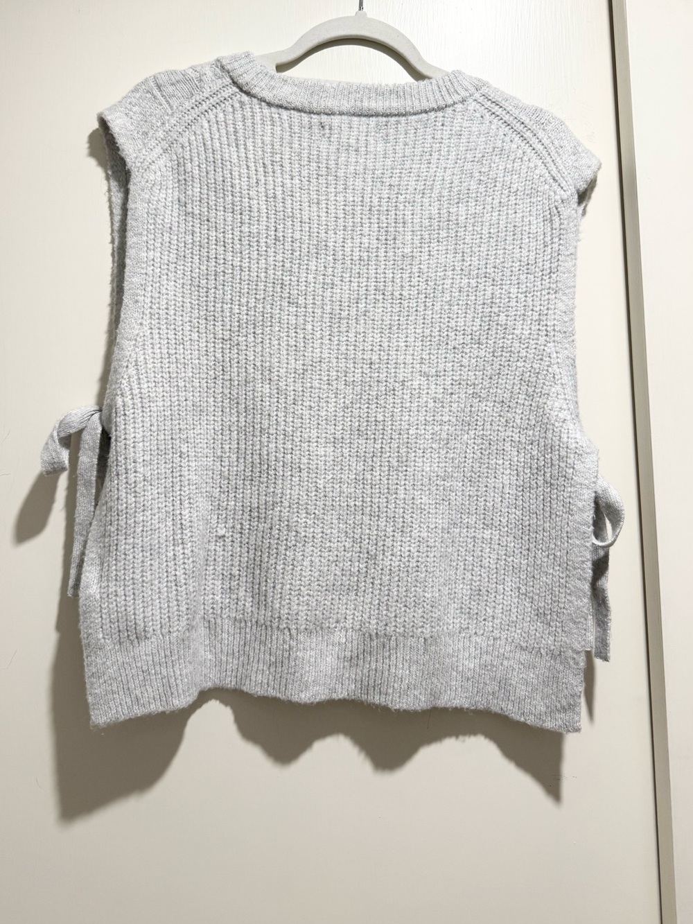American Eagle Whoa So Soft Cable Knit Side Tie Sweater Vest NWOT - Picture 10 of 13